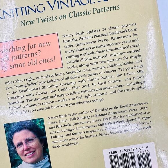 Knitting Vintage Socks : New Twists on Classic Patterns Nancy Bush Hardback - Picture 3 of 15